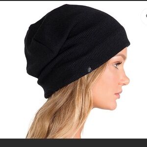 NWT Plush Fleece Lined Barca Beanie